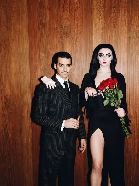 30 Amazing Halloween Costume Ideas for Duos You Will Want To copy-  the addams family