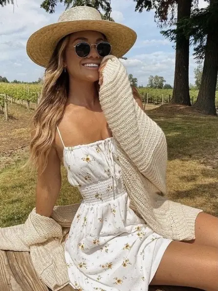 28 Best Cottagecore Outfits You Need To Try Out